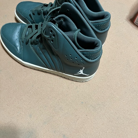 Jordan Men's Sneakers - Forest Green - Picture 3 of 4